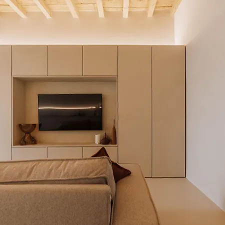 Il Bottone - Design On Garda * Roe